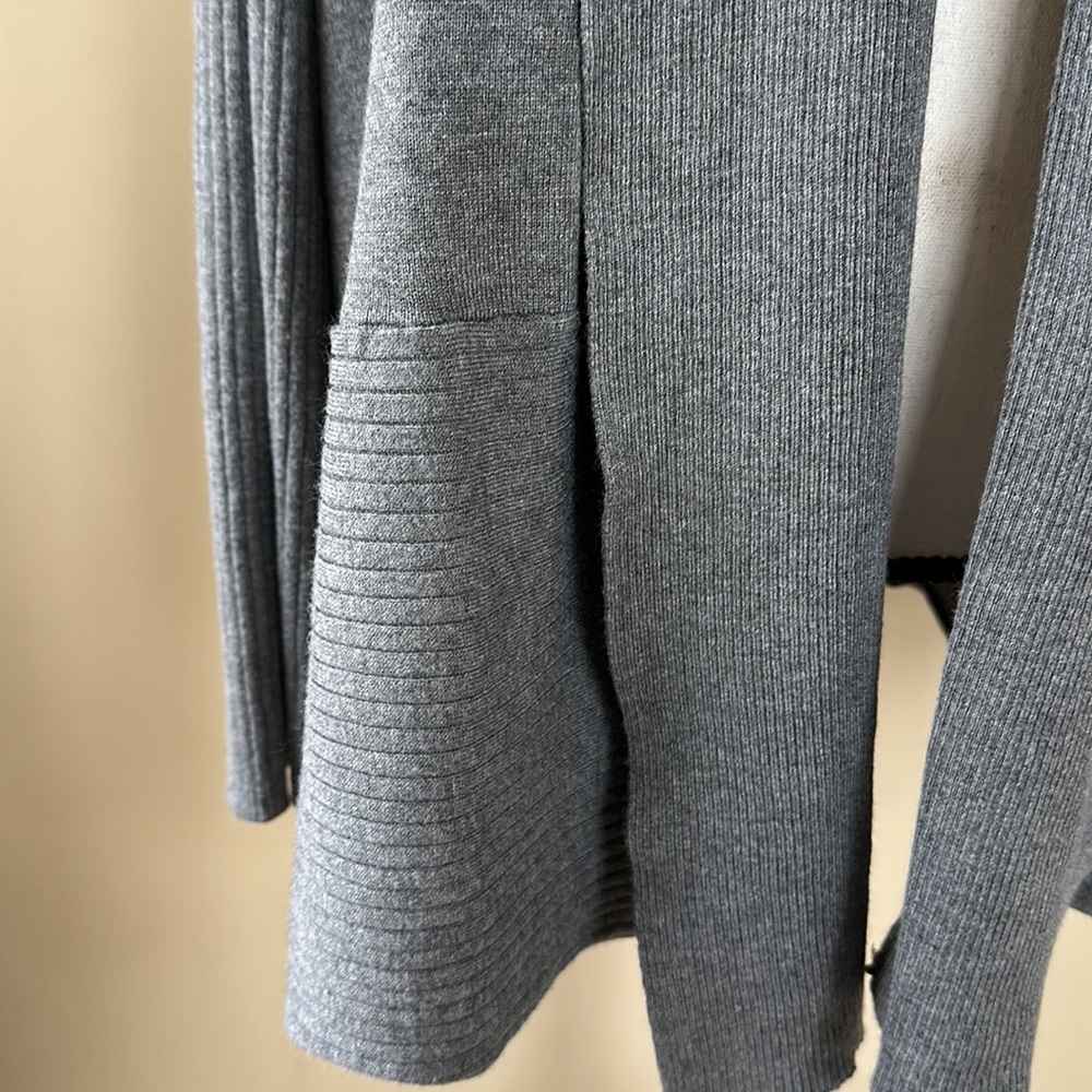 Avenue Gray Open Front Cardigan (Size 18/20) - Picture 4 of 12